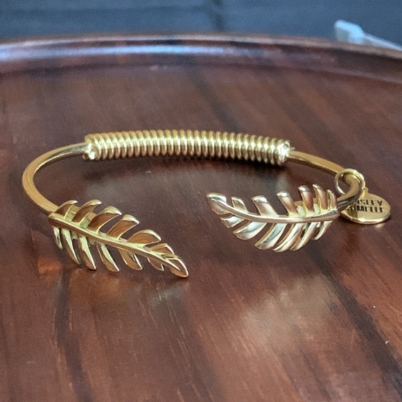 Kinsley Armelle Jewelry - Kinsley Armelle Laurel Leaf Bracelet
